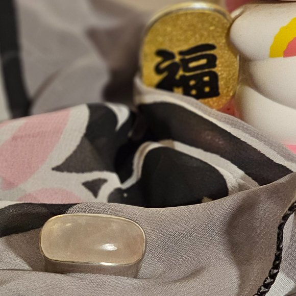 Oblong Silver Quartz Ring - Picture 4 of 8